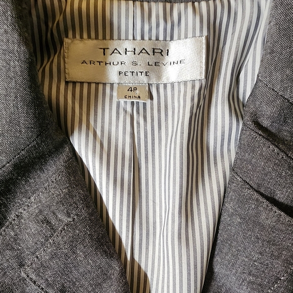 2 piece suit - Picture 3 of 5